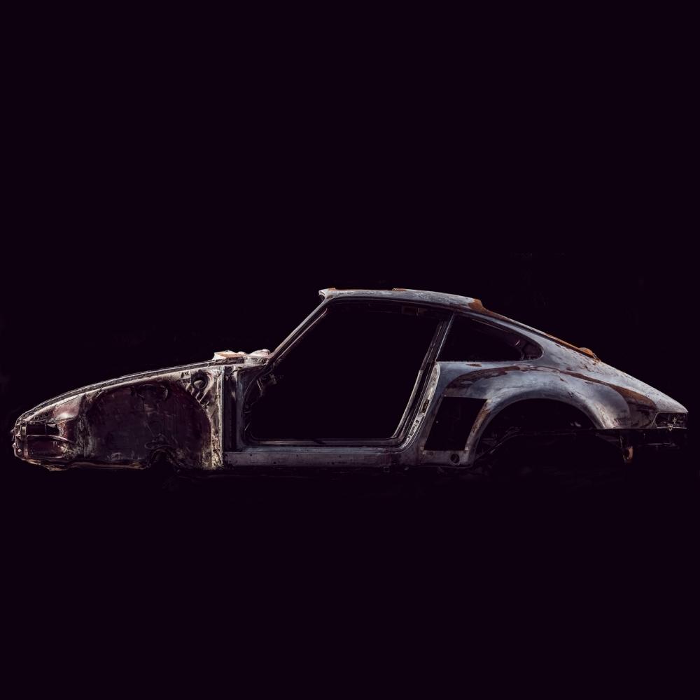 Photograph of deconstructed Porsche | Juan Fernando Ayora